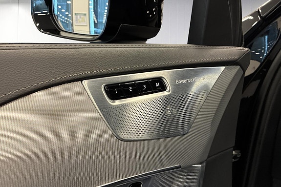 Volvo XC90 20 of 30