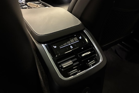 Volvo XC90 17 of 30