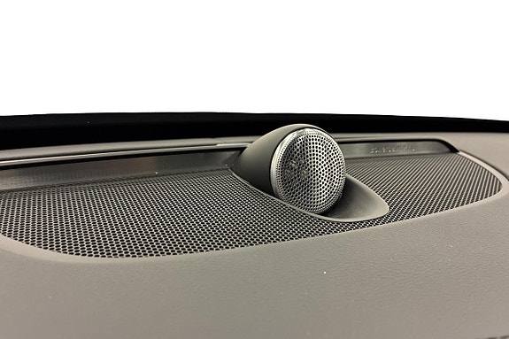Volvo XC90 27 of 30
