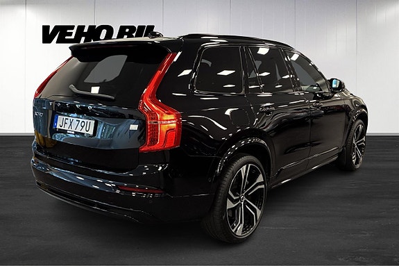 Volvo XC90 3 of 30