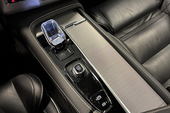 Volvo XC90 25 of 30