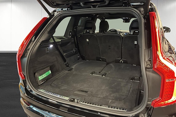 Volvo XC90 12 of 30