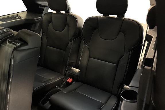 Volvo XC90 13 of 30