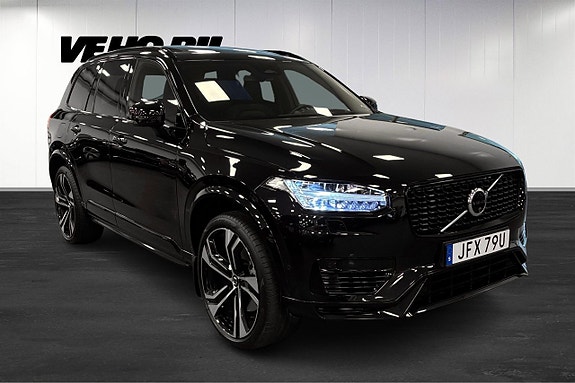 Volvo XC90 2 of 30