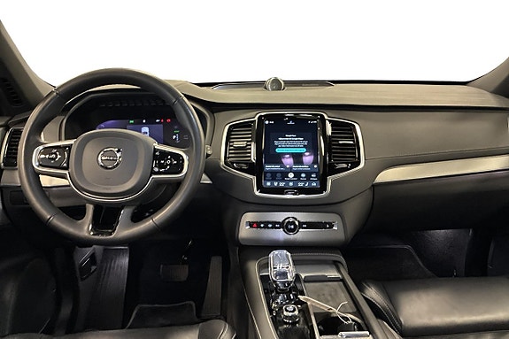 Volvo XC90 8 of 30