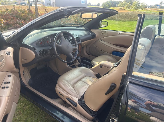 Chrysler Stratus 3 of 3
