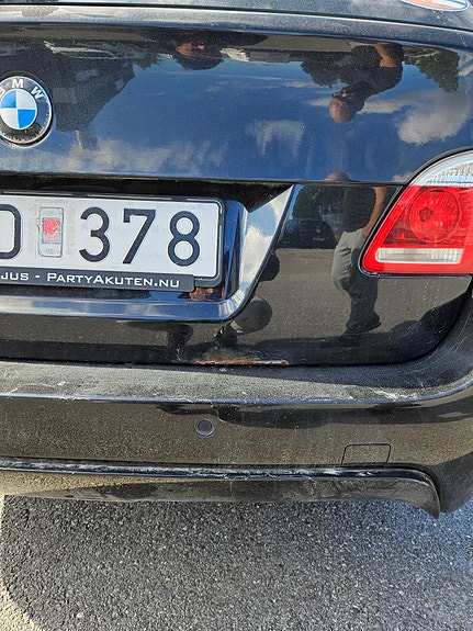 BMW 525i 5 of 7