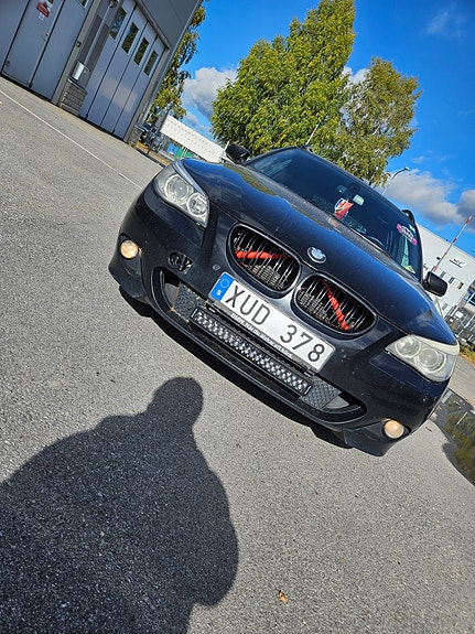 BMW 525i 2 of 7