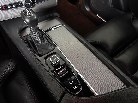 Volvo XC90 18 of 18