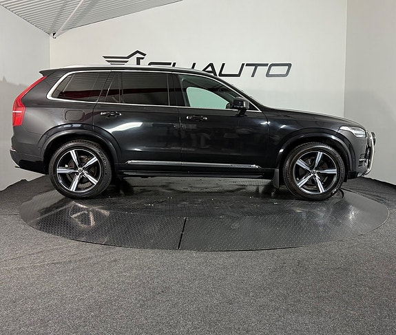 Volvo XC90 4 of 18