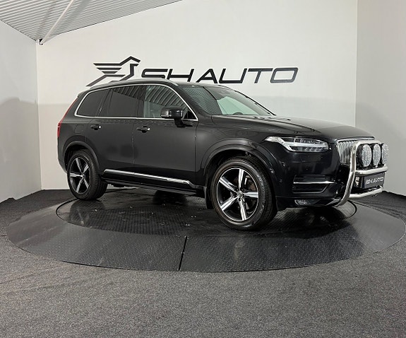 Volvo XC90 3 of 18