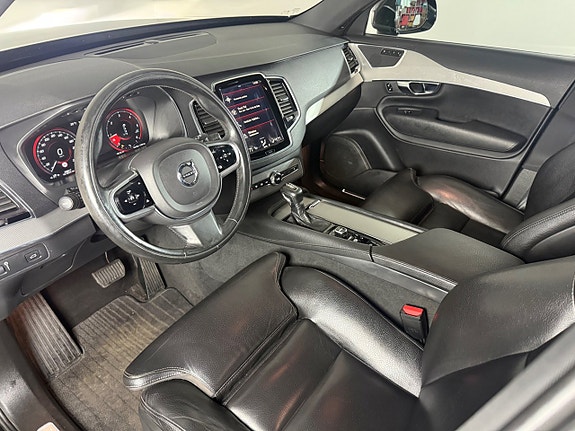 Volvo XC90 8 of 18