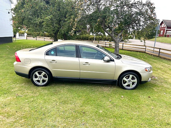 Volvo S80 4 of 6