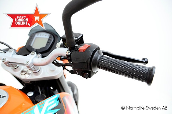 KTM 125 Duke 8 of 10