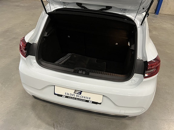 Renault Clio 22 of 25