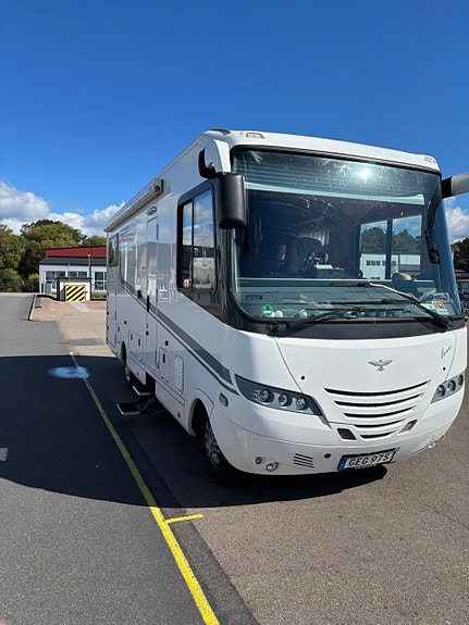 Phoenix 8000 liner 3 of 3