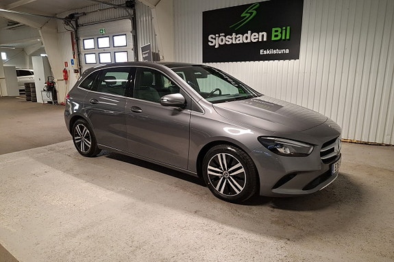 Mercedes-Benz B200 3 of 15