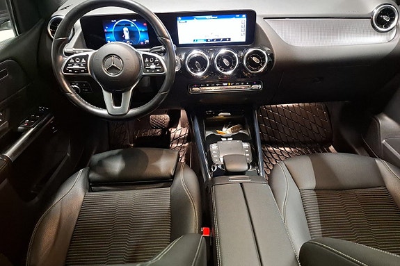 Mercedes-Benz B200 11 of 15