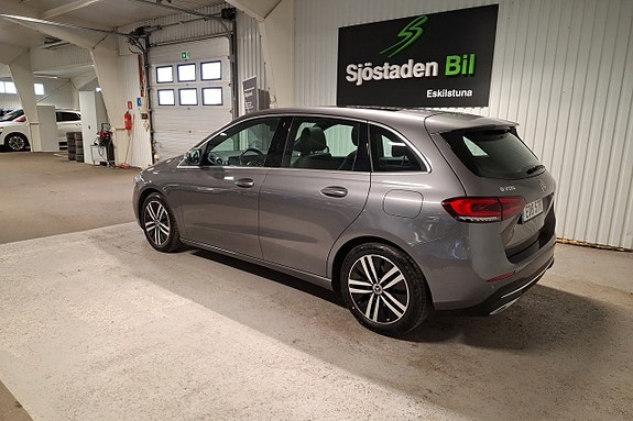 Mercedes-Benz B200 5 of 15