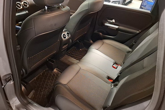 Mercedes-Benz B200 13 of 15