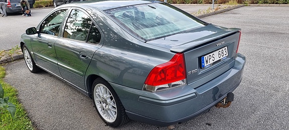 Volvo S60 2 of 4
