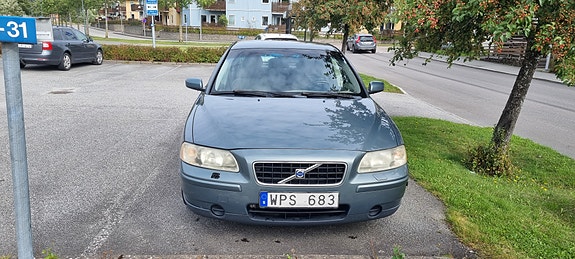 Volvo S60 3 of 4