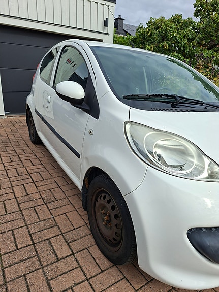 Peugeot 107 2 of 6