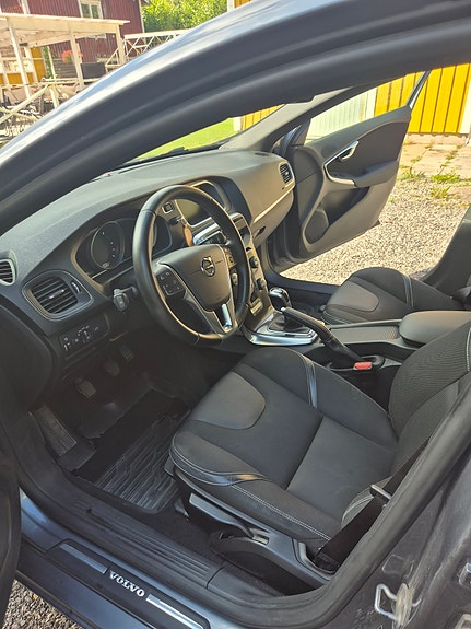 Volvo V40 6 of 10
