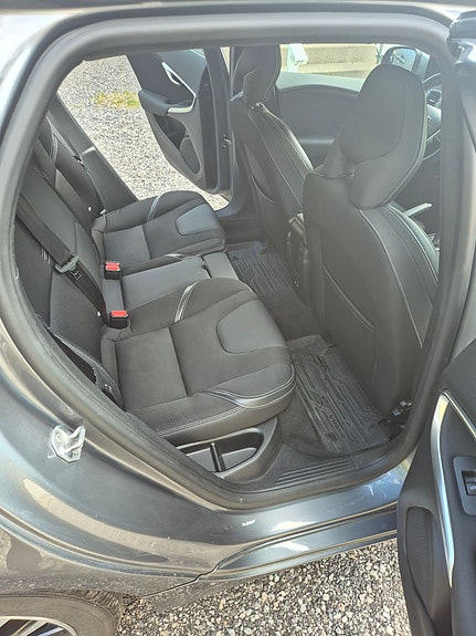 Volvo V40 7 of 10