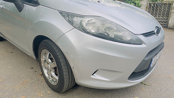 Ford Fiesta 8 of 12