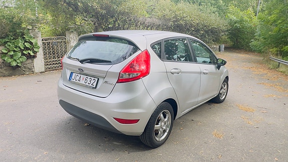 Ford Fiesta 6 of 12
