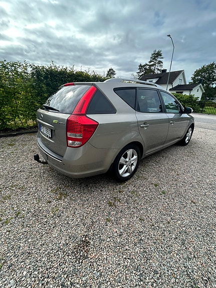 Kia Ceed 3 of 6