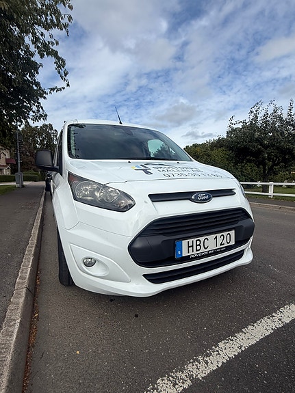 Ford Transit Connect 3 of 6