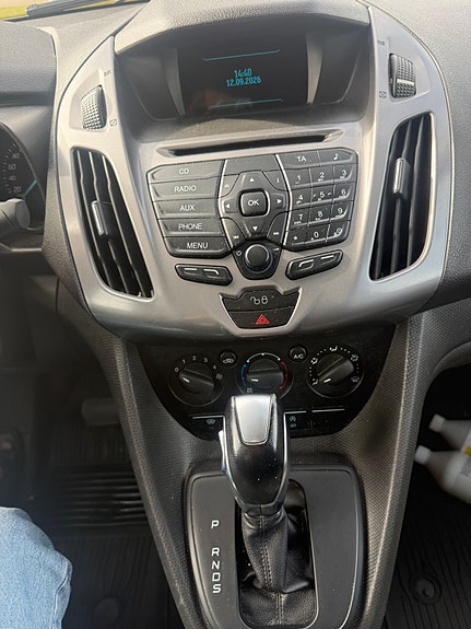 Ford Transit Connect 5 of 6