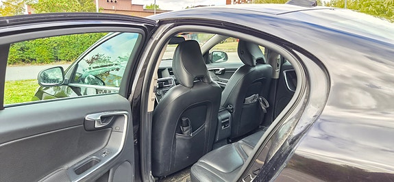 Volvo S60 4 of 7