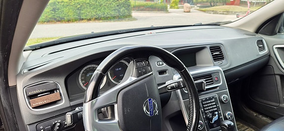Volvo S60 3 of 7