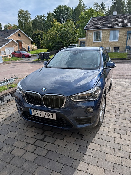 BMW X1 2 of 5