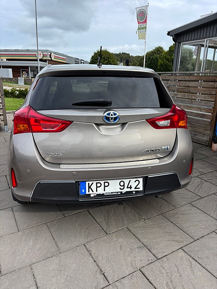 Toyota Auris 2 of 8