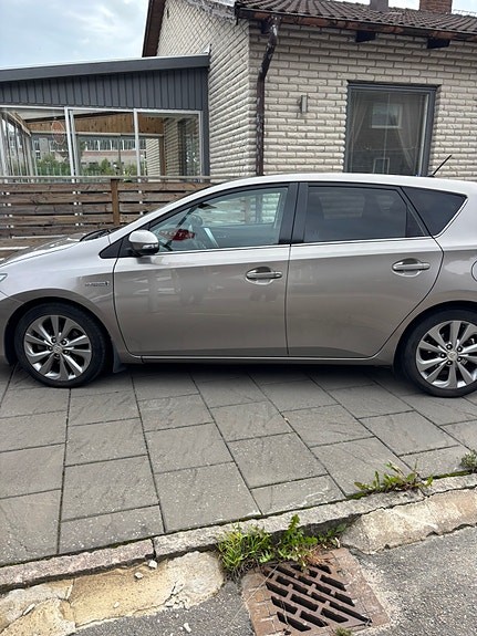 Toyota Auris 5 of 8