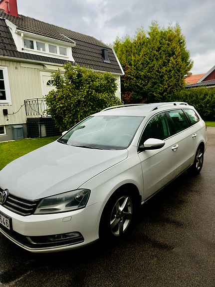 Volkswagen Passat 2 of 10