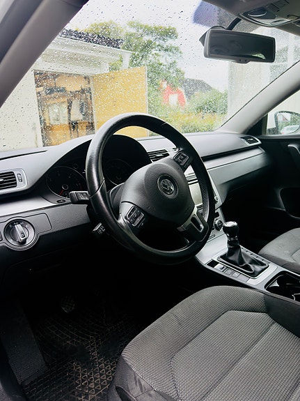 Volkswagen Passat 7 of 10