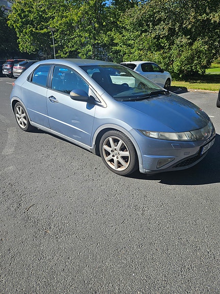 Honda Civic 3 of 6
