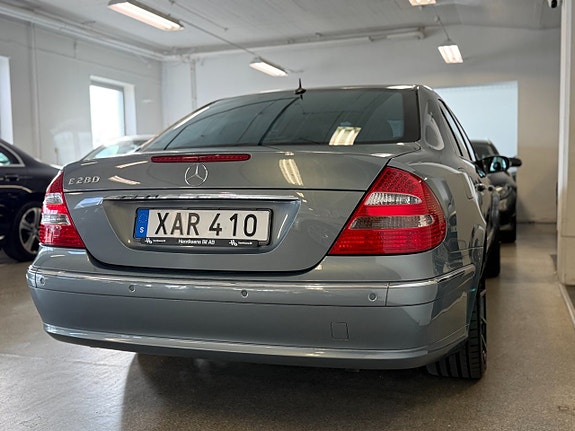 Mercedes-Benz E280 10 of 15