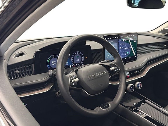 Skoda Superb 10 of 13