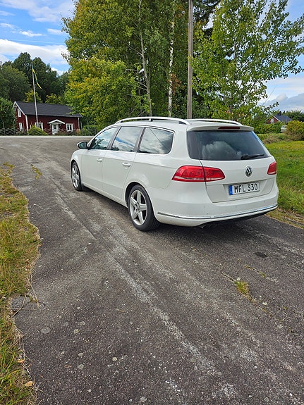 Volkswagen Passat 4 of 8