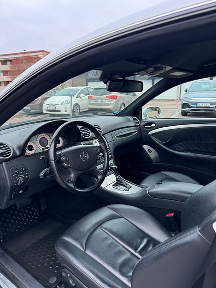 Mercedes-Benz CLK200 7 of 8
