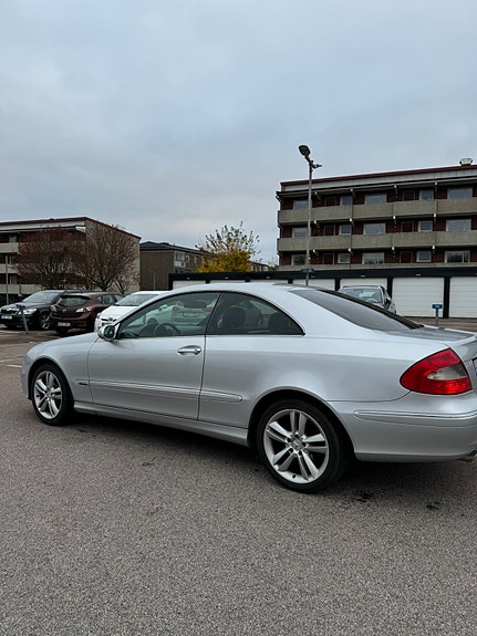 Mercedes-Benz CLK200 6 of 8