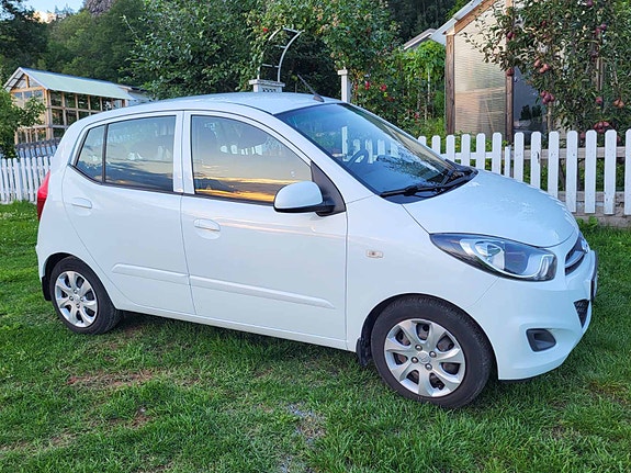 Hyundai i10 2 of 2