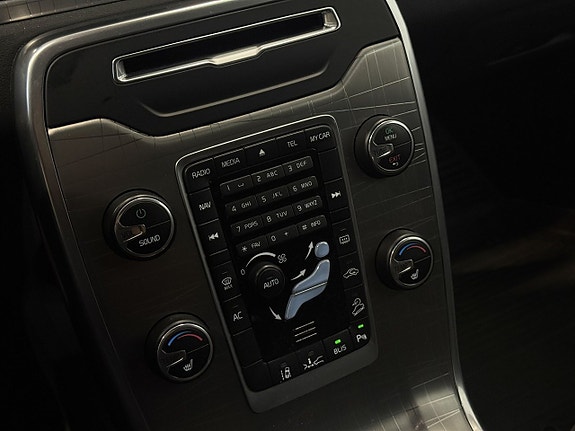 Volvo XC70 23 of 27