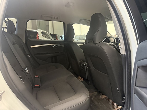 Volvo XC70 10 of 27